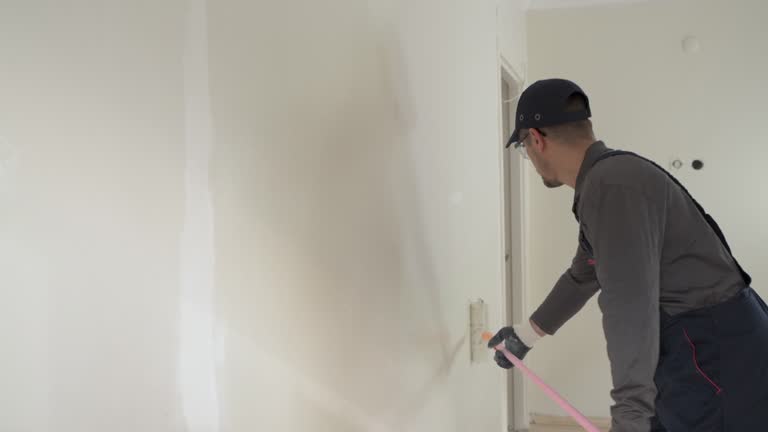 Best Eco-Friendly and Low-VOC Painting  in Glendale, WI